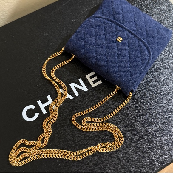 Auth Rare Chanel 90s micro flap Bag Navy  Quilted Bag Gold Chain collectable - Picture 2 of 14